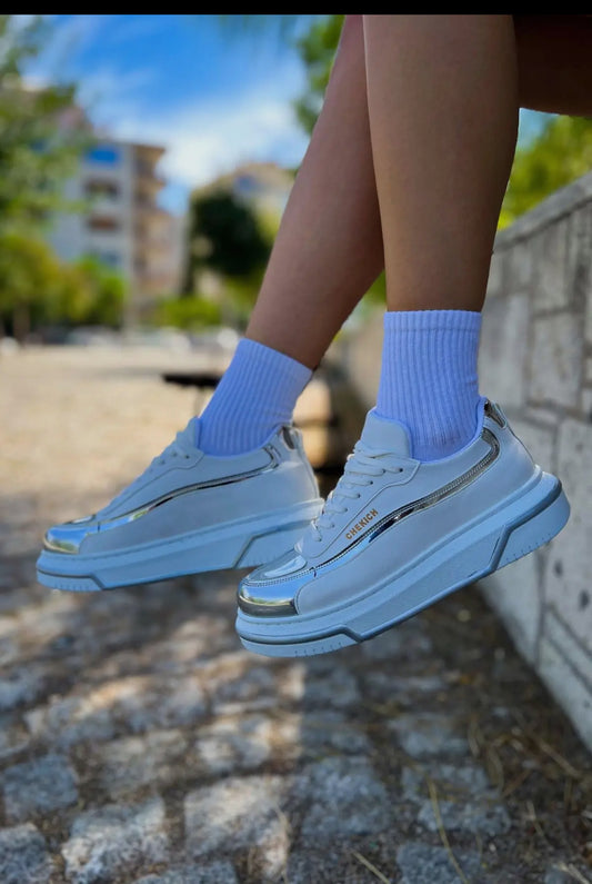 Streetmode The signature sneaker.