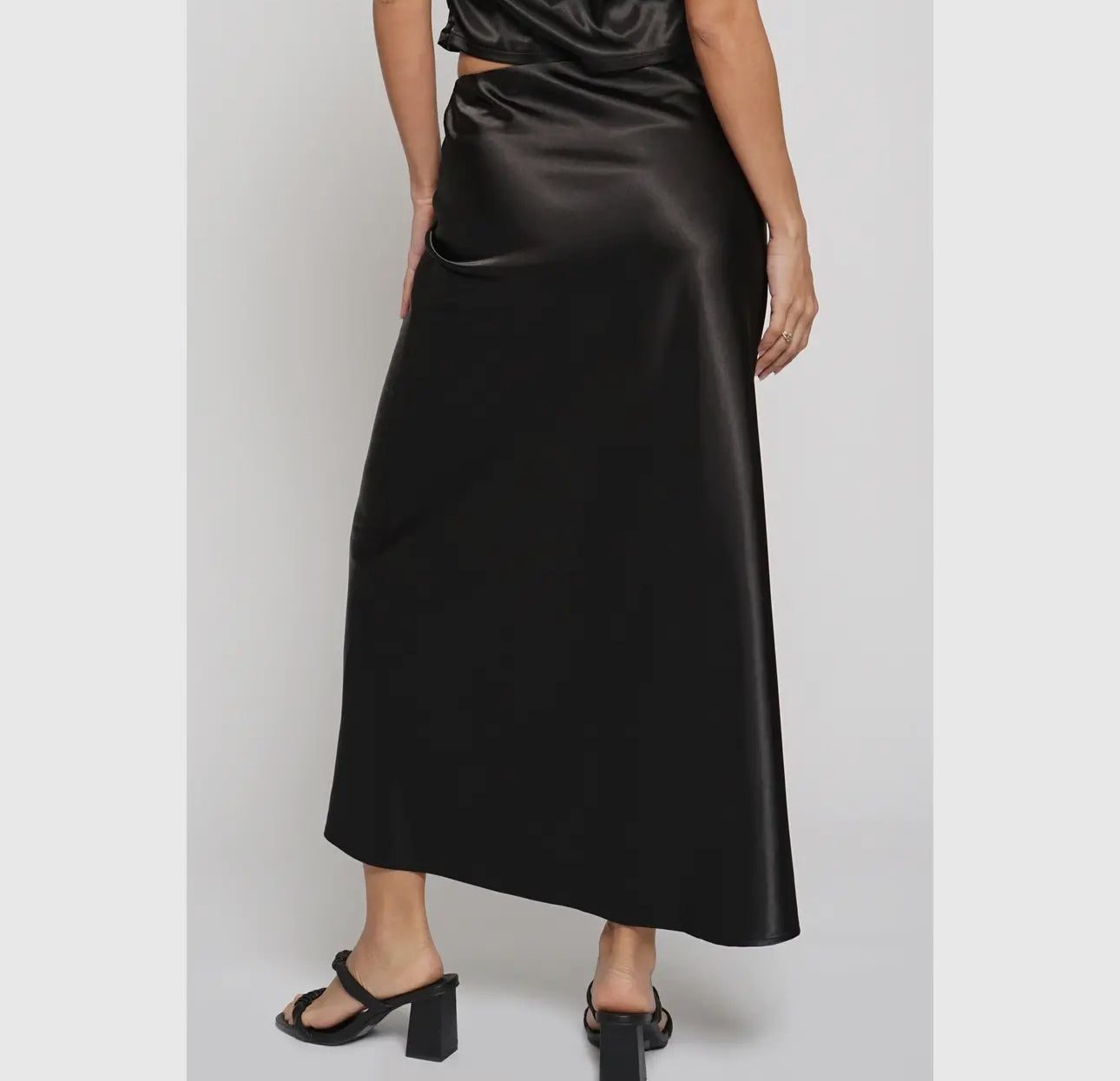 Maya satin skirt