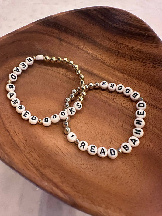 “I read banned books” bracelet