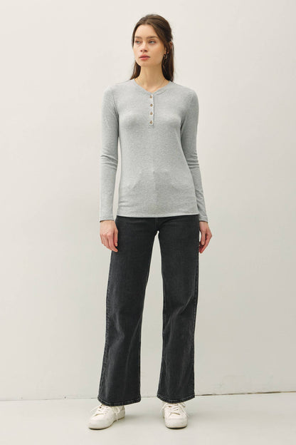 ULTRA SOFT BASICS LONGLEEVE HENLEY TOP