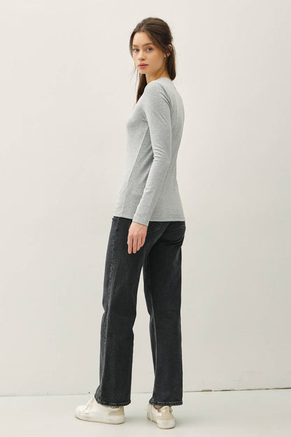 ULTRA SOFT BASICS LONGLEEVE HENLEY TOP