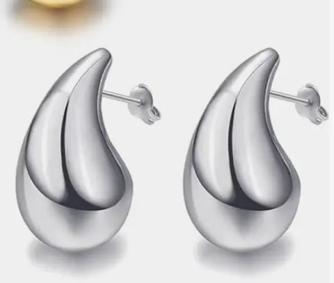 Mini puffed teardrop earrings