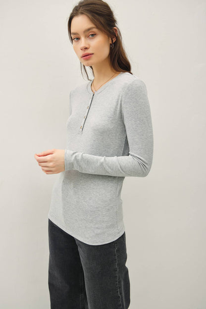 ULTRA SOFT BASICS LONGLEEVE HENLEY TOP