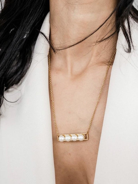 Nina pearl bar necklace